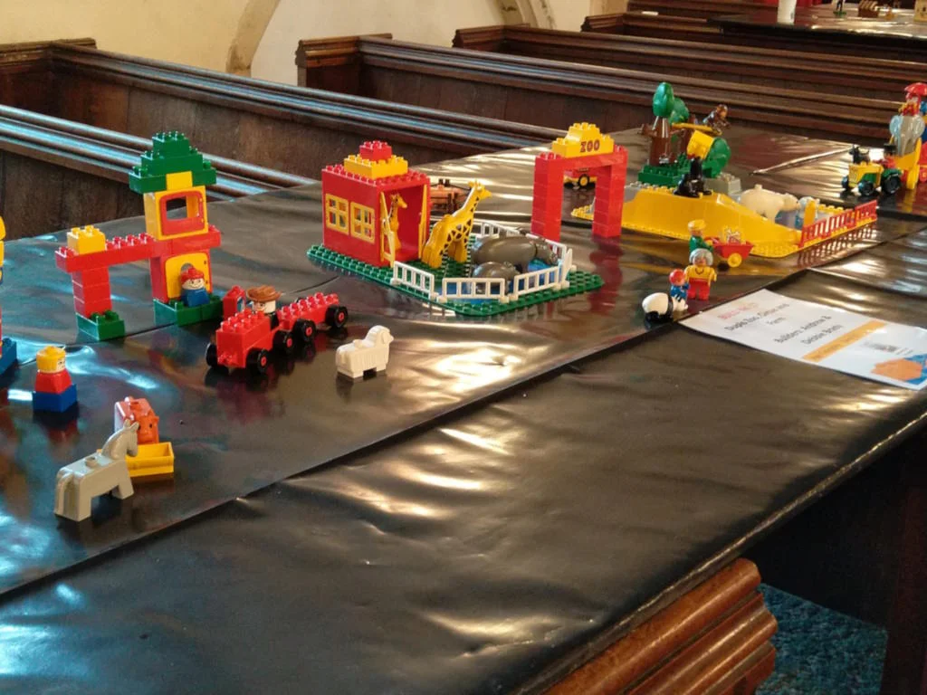 Build No. 17 Duplo Farm Zoo and Circus